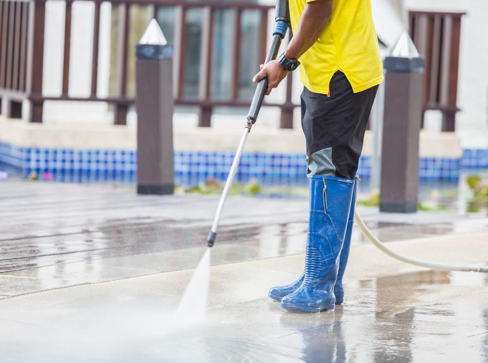 Pressure cleaning equipment